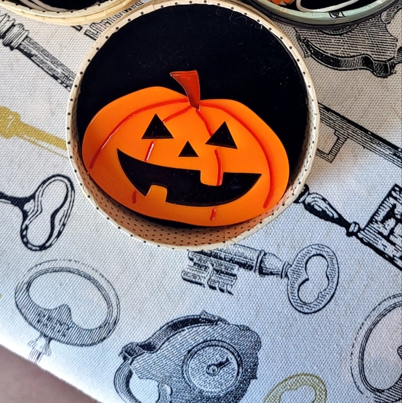 Halloween Erstwilder Brooches - Picture 2 of 4
